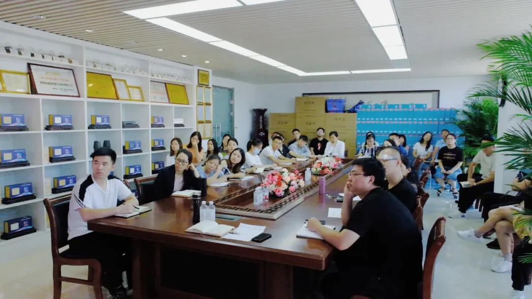 固本強(qiáng)基 提質(zhì)增效 | 榮盛科技集團(tuán)組織開(kāi)展鍋爐知識(shí)專(zhuān)題培訓(xùn)